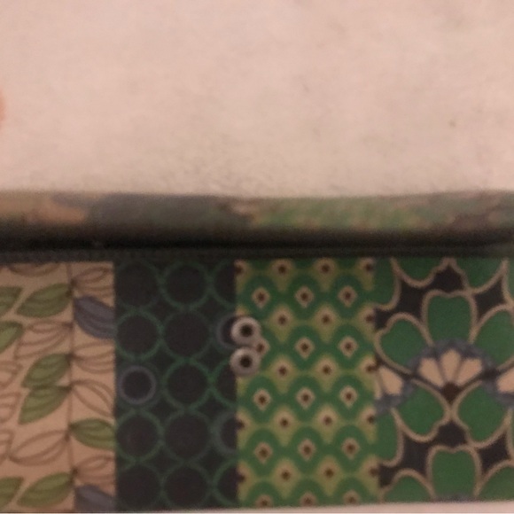 Fossil Green Print Wallet - Picture 7 of 10